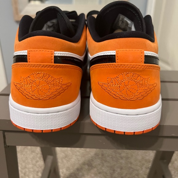 Air Jordan 1 Low Shattered Backboard - Picture 4 of 8